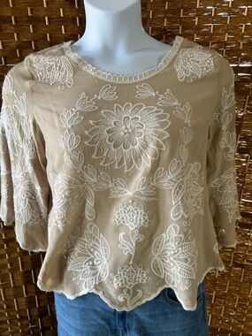 Solitaire Embroidered Boho Top Size XL Sheer Floral Lace Beige Scalloped Hem